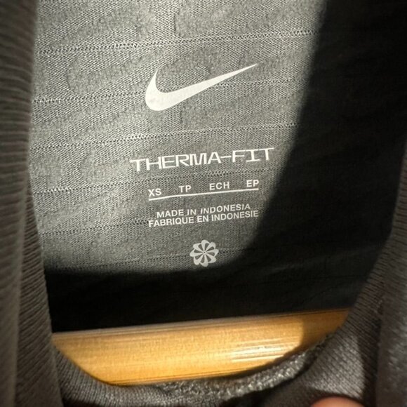 Nike Women's Therma FIT Swift Element Turtleneck Running Top NWT Size XS (Grey) - Picture 13 of 16